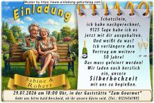 Die lustige Einladungskarte zur Silberhochzeit mit dem Paar auf einer Parkbank