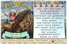 Die lustige Einladungskarte zur Silberhochzeit mit dem Paar auf dem Gipfel einer Achterbahn