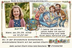 Die Einladung zur Einschulung mit dem Foto des Kindes - ein Baby im Kinderwagen umgeben von den freudestrahlenden Eltern und der Großmutter - 7 Jahre ist es her.