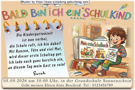 Die ausgefallene Einladung zur Einschulung - Na endlich, mein erstes Schulbuch. Ein Kind sitzt auf der Bank und hält freudestrahlend seine ersten Schulbücher in der Hand.